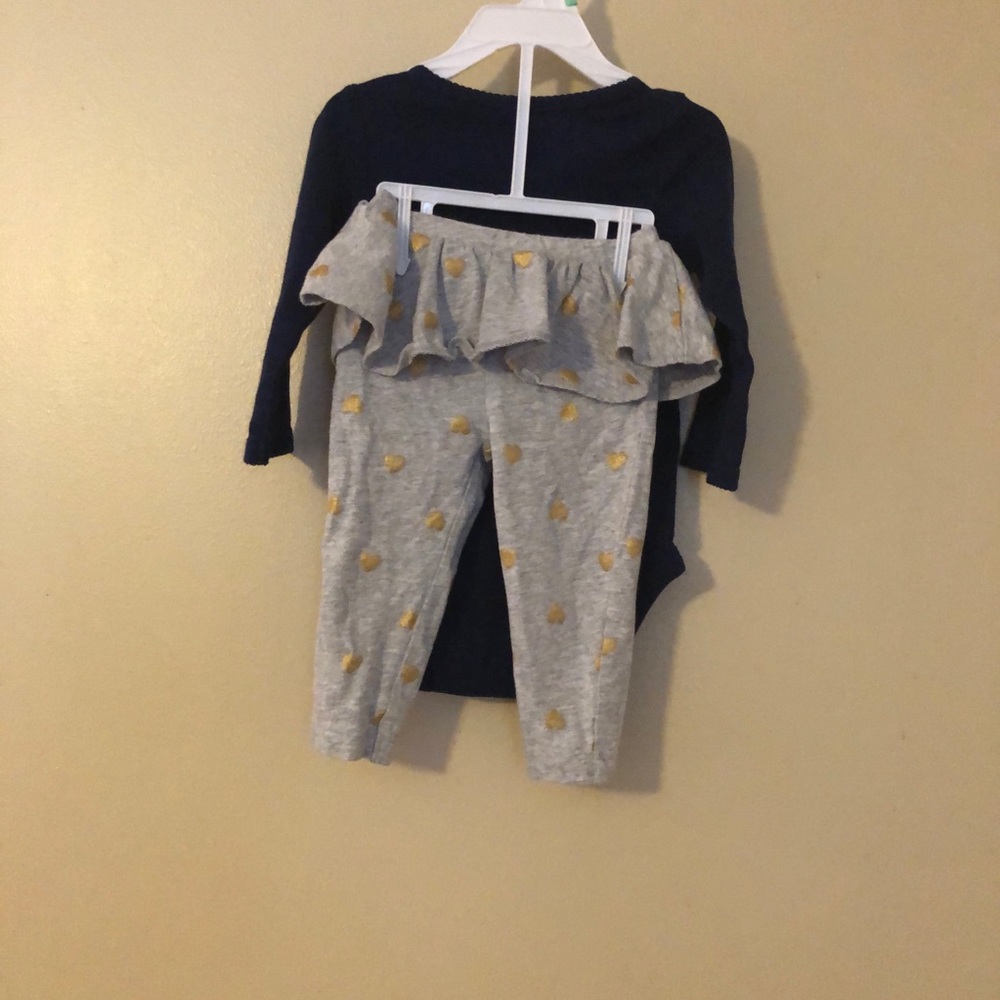 Carter’s Infant Set - Picture 5 of 6